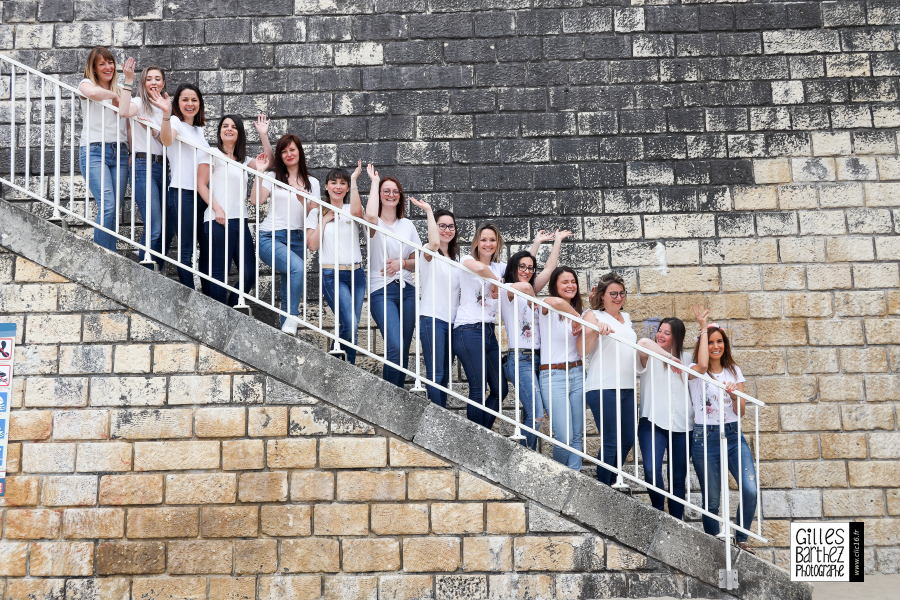 shooting EVJF outdoor plage ocean estran escalier diagonale estuaire gironde soullac mer medoc enterrement vie fille royan foncillon grande conche chay pigeonnier gite airbnb charente maritime