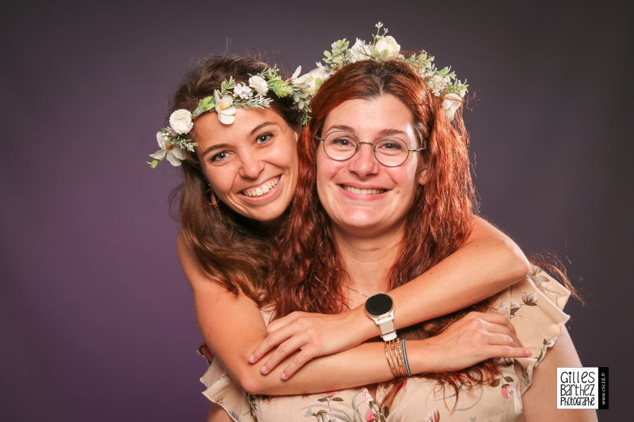 evjf fun decale animation studio photo de groupe couple copine partage souvenir mauve rose originale moderne angouleme cognac saintes charente