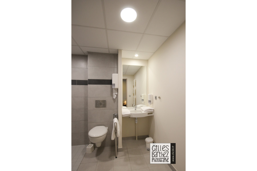 salle eau wc renovation saintes rochefort rochefoucauld angouleme charente