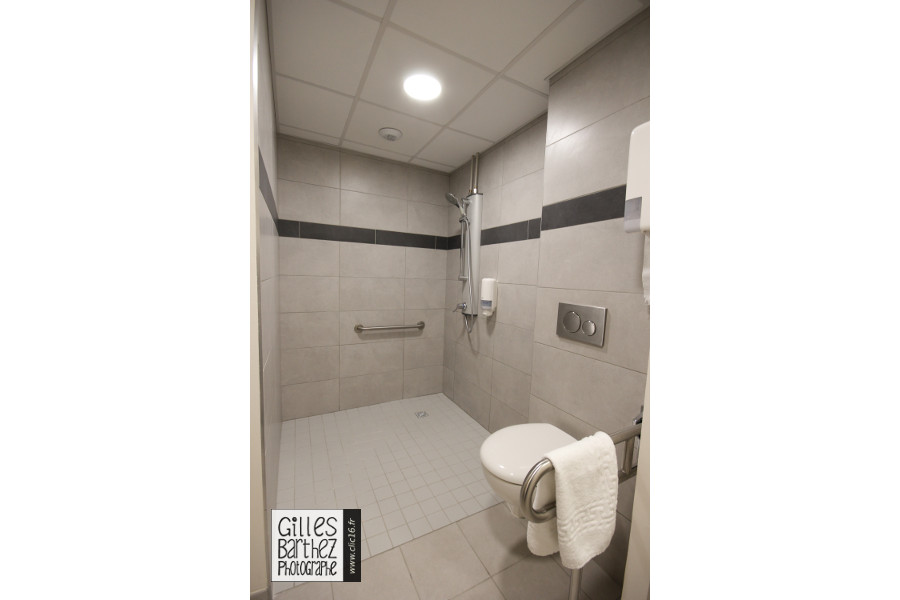 douche salle eau hotel confolens limoges poitiers libourne charente