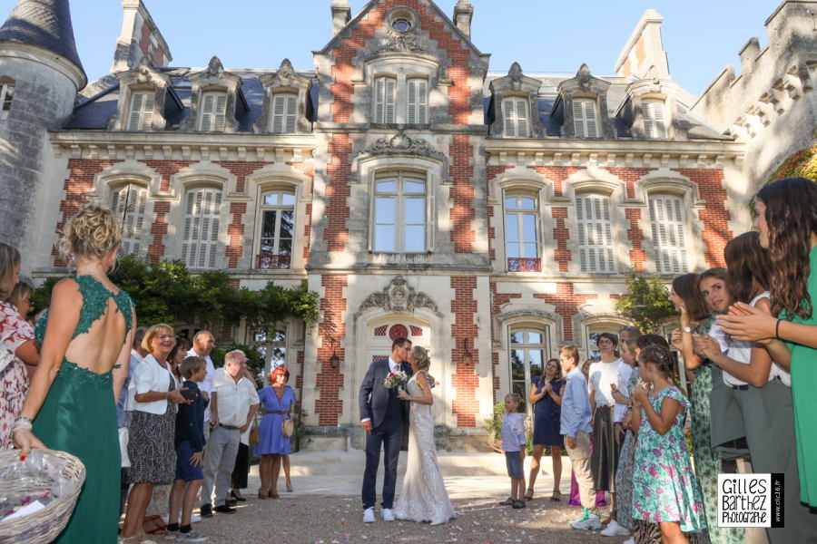 mariage haie d honneur mariés chateau pouyade st yrieix angouleme charente