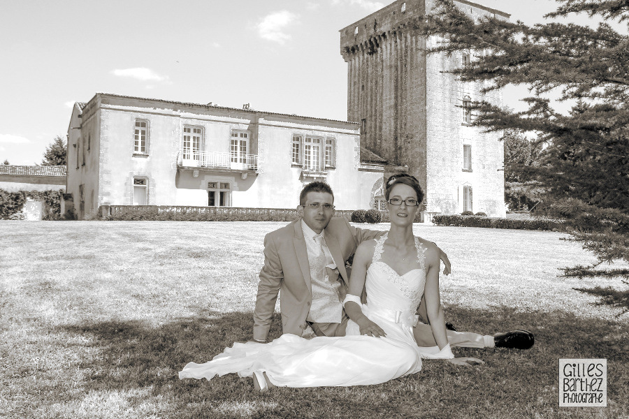 couple mariage au chateaubernard chateau brillac foussignac romantique noir blanc sepia bordeaux jonzac isle espagnac ruelle magnac touvre charente selier