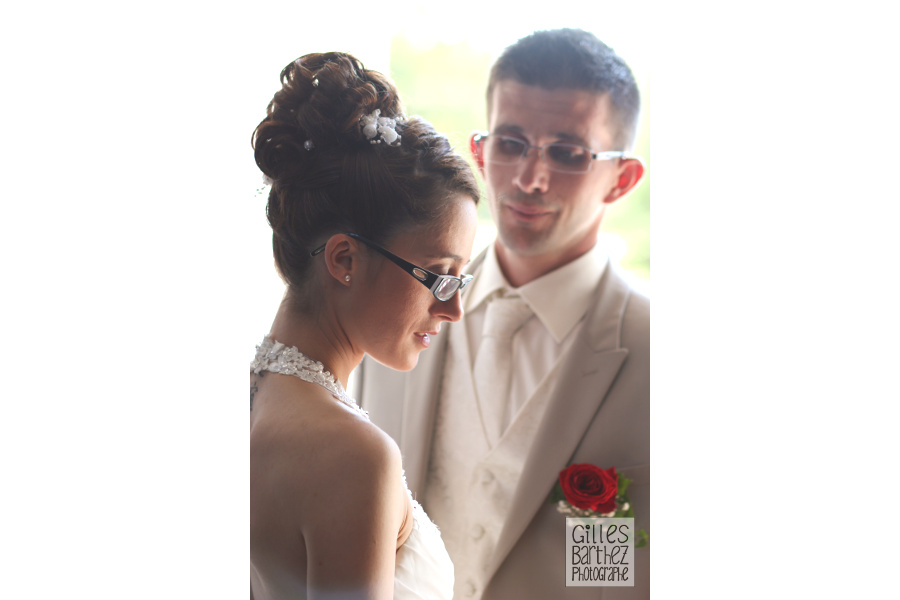 photographe de mariage domaine breuil grange oies nieuil chazelle verteuil flou tendresse mariés chignon coiffure