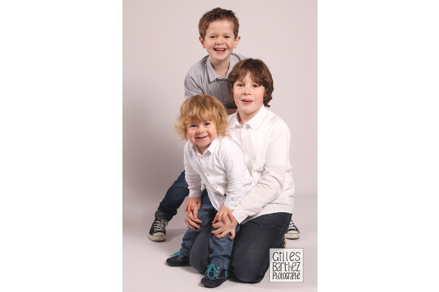 photographe de famille originale enfants rigolade marrant marrade sourire rire