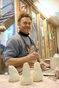 artisan ceramiste atelier maffre souriant